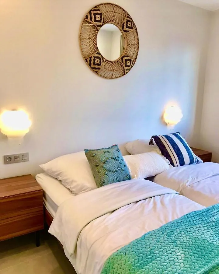 Golf Tenerife South: Mountain View Villa with Heated Pool and Accessible Amenities San Miguel de Abona