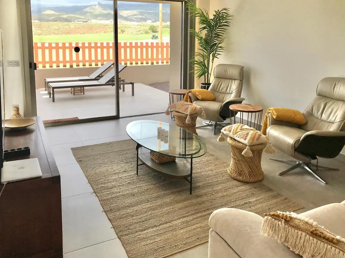 Golf Tenerife South: Mountain View Villa with Heated Pool and Accessible Amenities San Miguel de Abona