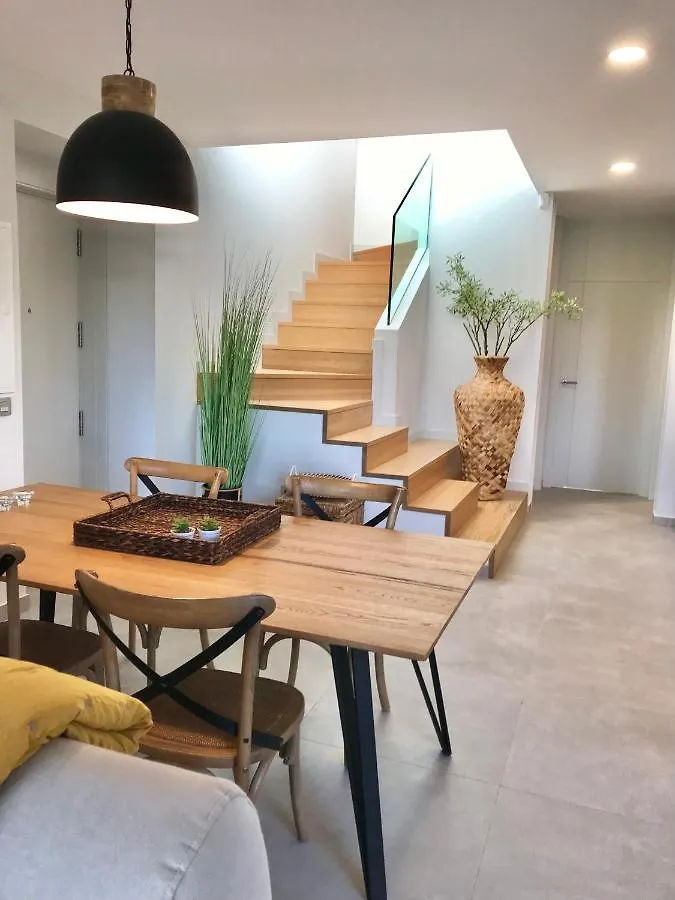 Golf Tenerife South: Mountain View Villa with Heated Pool and Accessible Amenities San Miguel de Abona